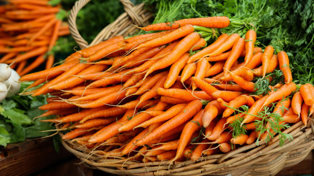 Carrots are very rich in important nutrients that give many benefits to the body