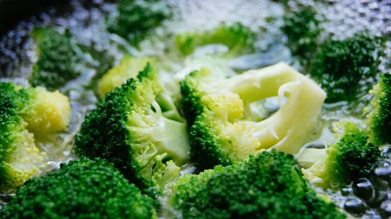Broccoli Benefits: Nutrition Facts, Uses, and Health Advantages